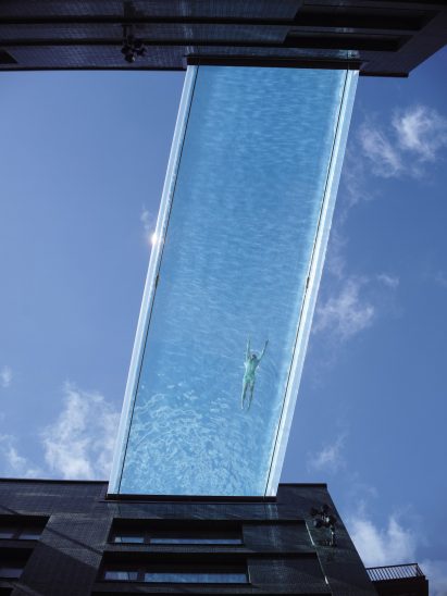 Transparent swimming pool