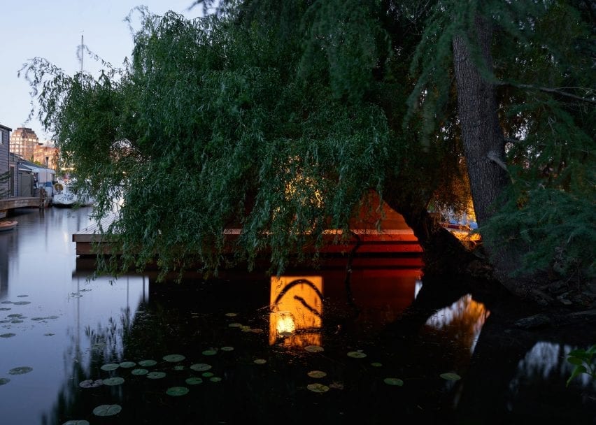 Studio DIAA floating home