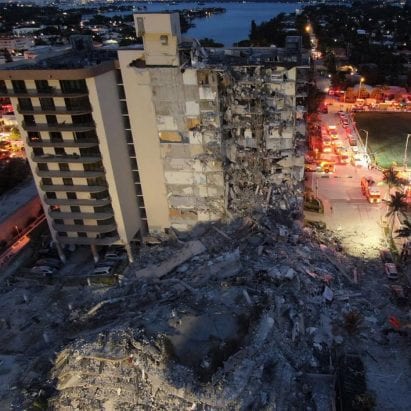 Report on collapsed Miami building warned of “abundant cracking” in its concrete