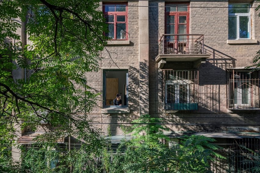 Post-war Beijing apartment by Rooi