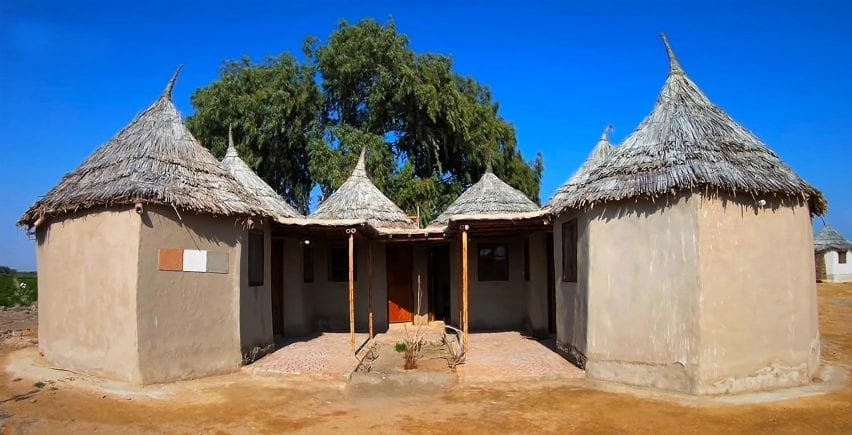 has used mud, lime and bamboo to create the Lari Octa Green cottages in Makli (above)