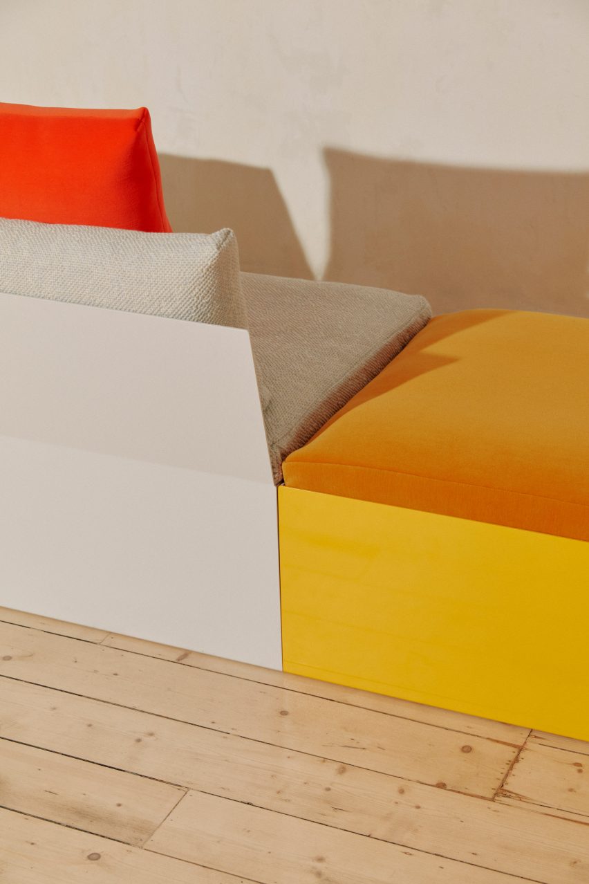 Mello sofa by Steelotto
