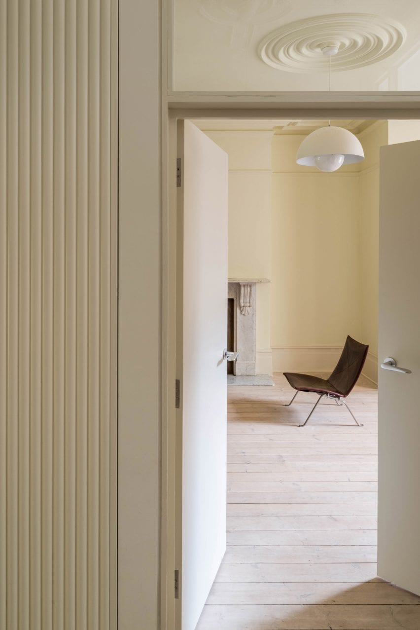 Living room of Mount View house renovation by Archmongers