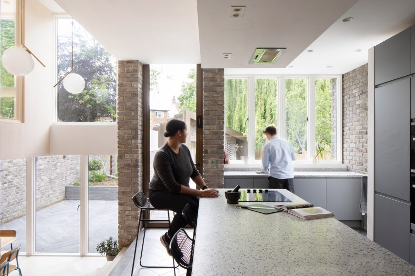 Kitchen counter in Bravura House by Selencky Parsons