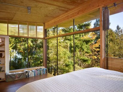 recycled cabin bedroom by studio les eerkes
