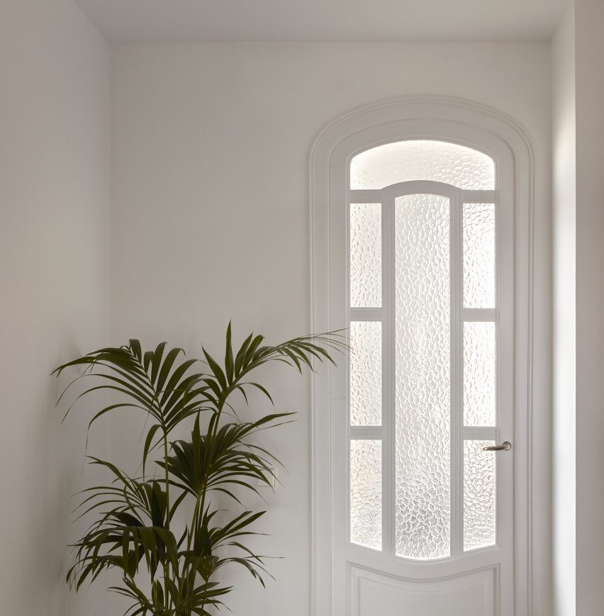 Casa Cas 8 by DG Arquitecto