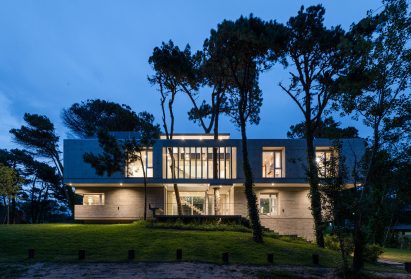 Argentina Concrete House by Estudio Galera