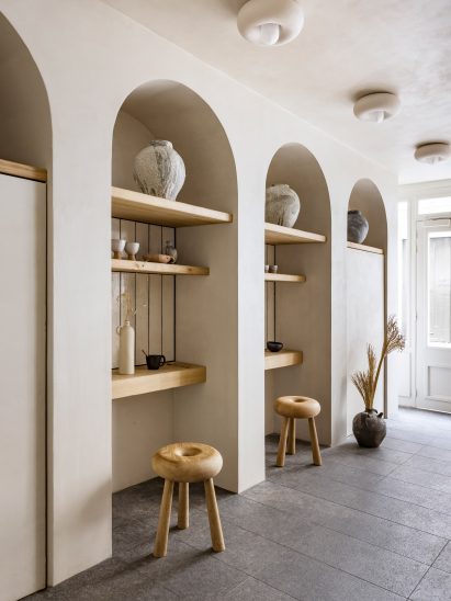 Arched alcoves for sitting