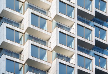 Blocky apartments in London skyscraper