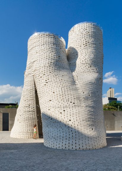 HY-Fi bio-brick building