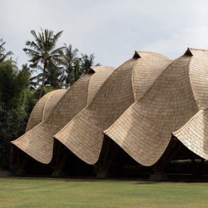 It has an undulating roof