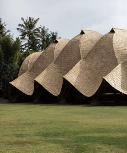 The Ark has a ribbed form