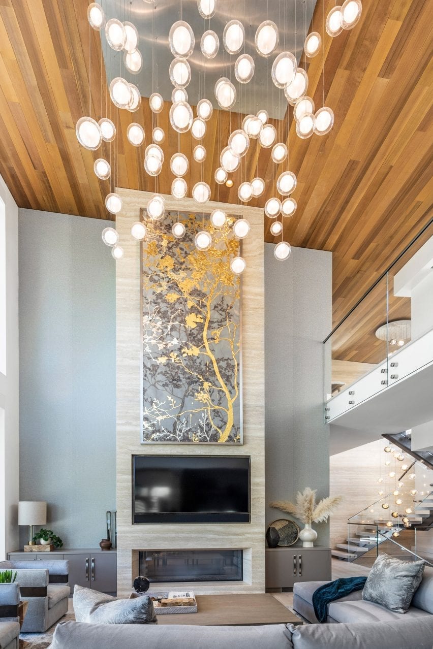 kadur drizzle lights in a living room