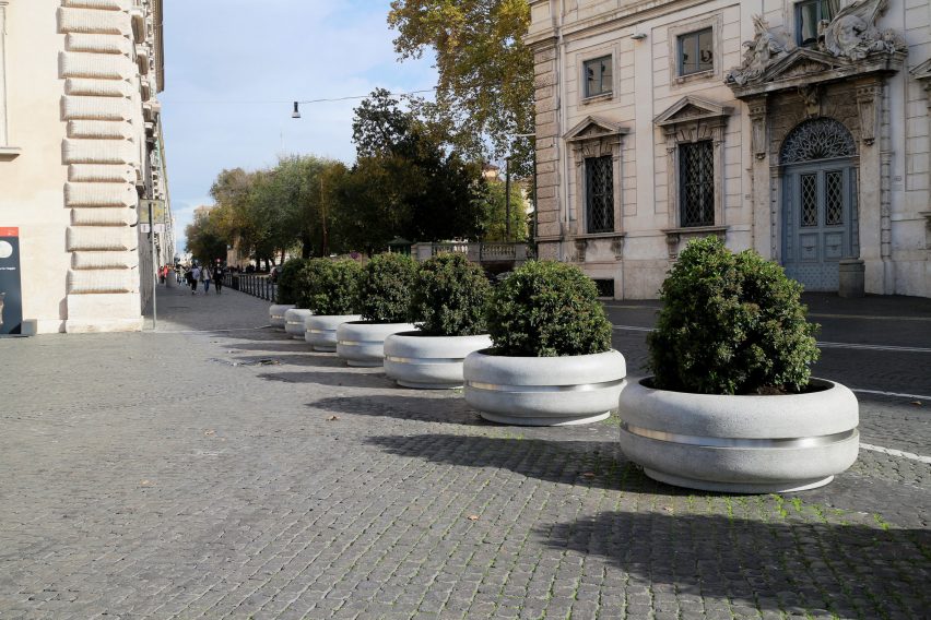 Decorative large planters
