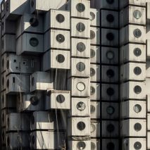 Commenter says tearing down the Nakagin Capsule Tower “is a tragedy”