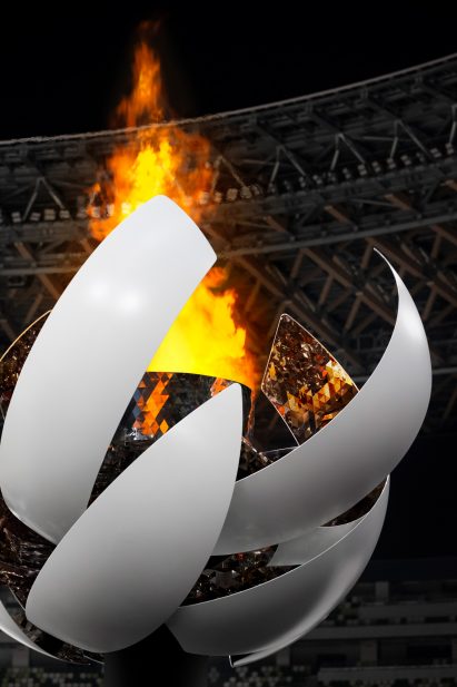 Hydrogen-powered flame