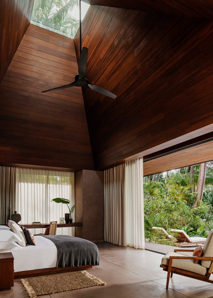 Villa with funnel-shaped ceiling