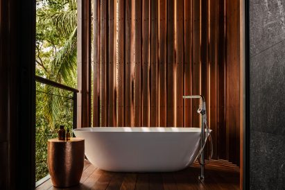 Treehouse bathtub