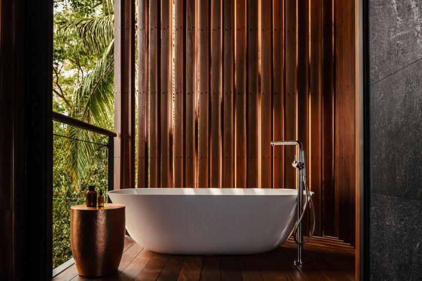 Treehouse bathtub