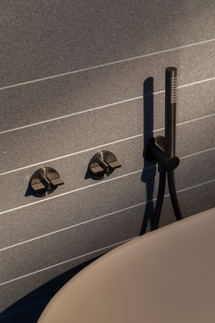 Valvola01 stainless steel showerhead