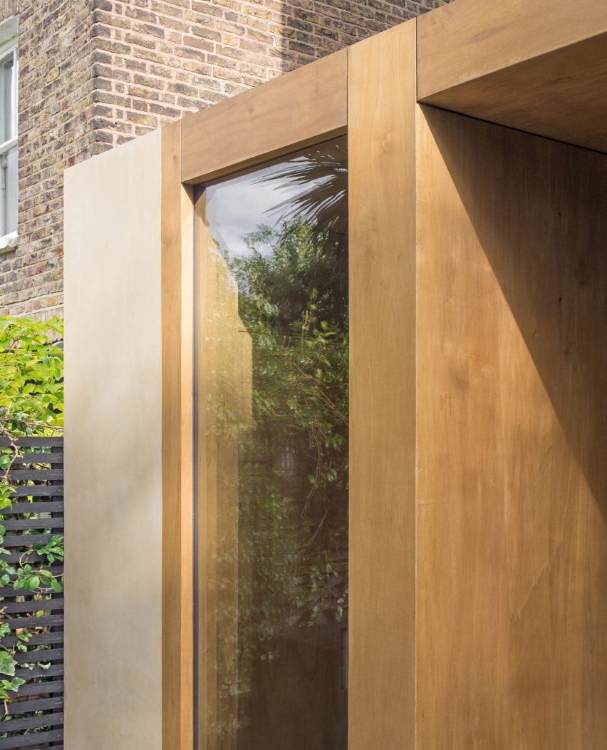 A wooden extension by Yellow Cloud Studio
