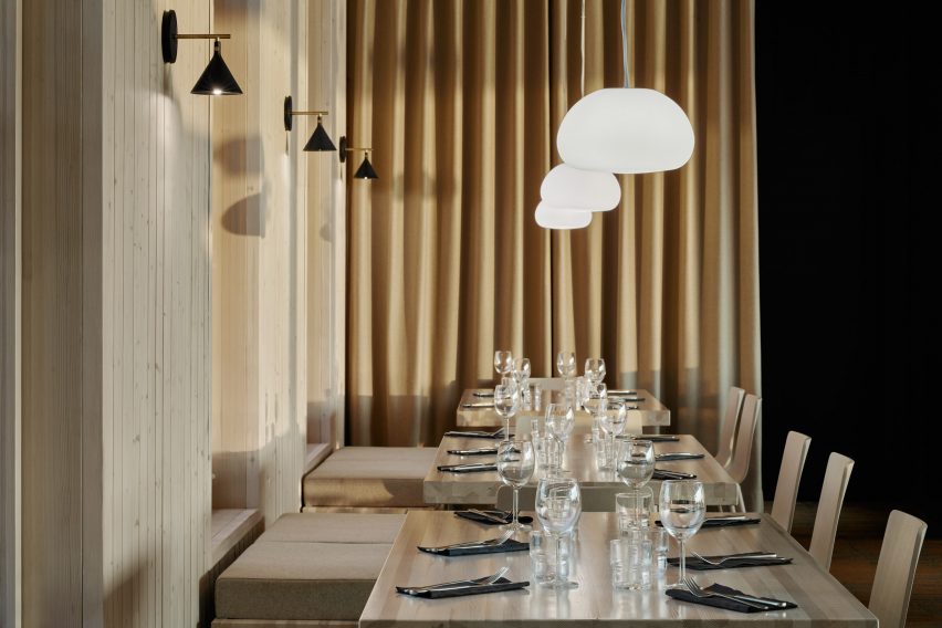 A restaurant inside Saunaravintola Kiulu