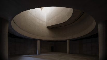 An exhibition space inside ST/SongEun Building