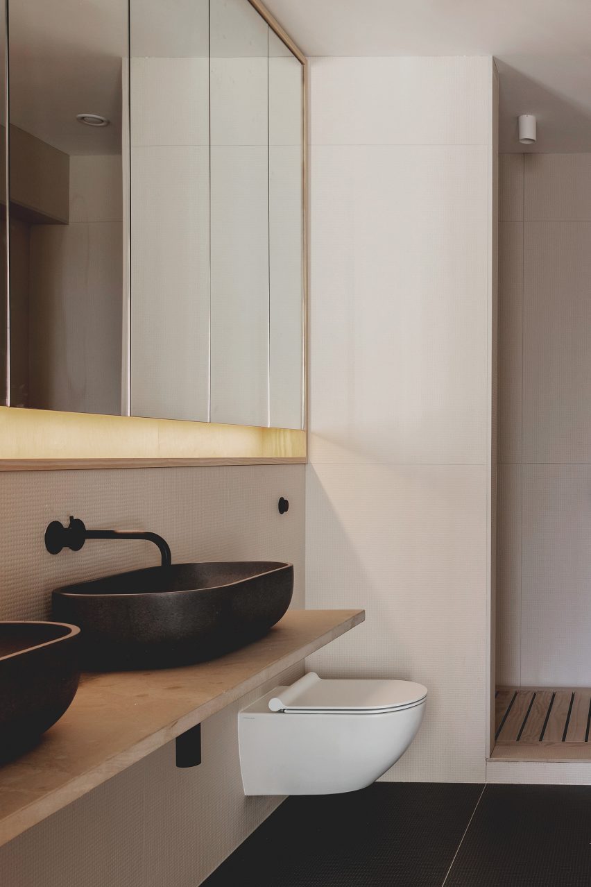 St John Street warehouse apartment by Emil Eve Architects