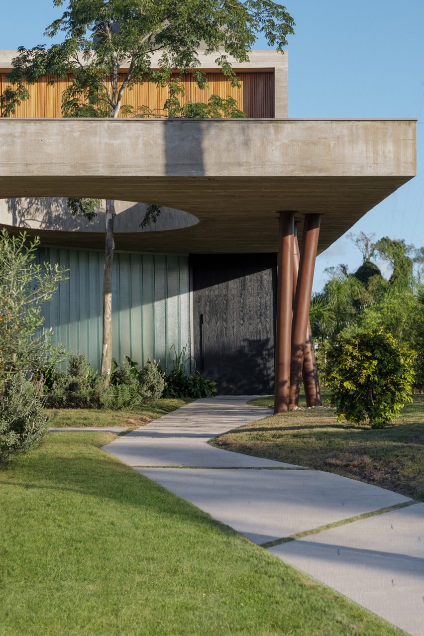 Anada House by Stemmer Rodrigues