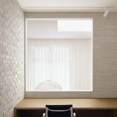 LAUR Office by Alain Carle Architecte