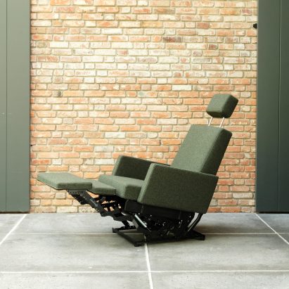 AVL Lazy Modernist chair by Joep van Lieshout for Lensvelt