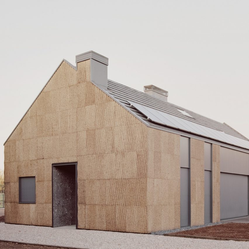 Casa 4 – The house of wood, straw and cork