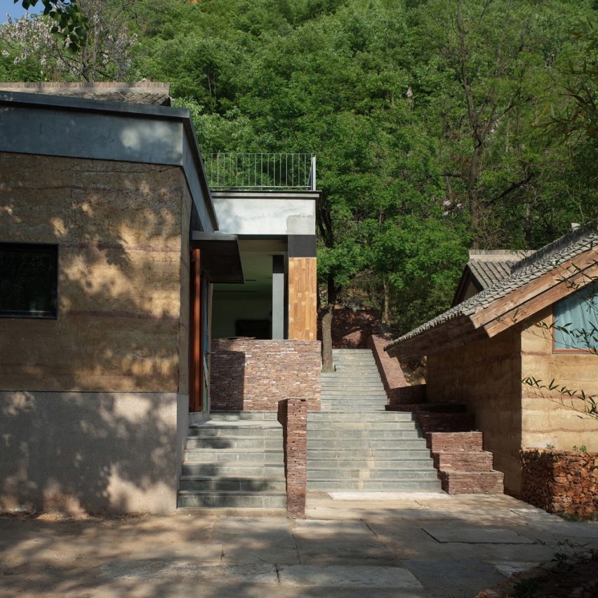 Valley Retreat: Transformation of Village Houses