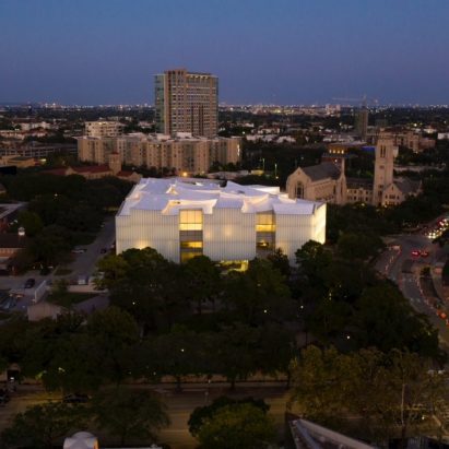 Nancy and Rich Kinder Museum Building by L'Observatoire International