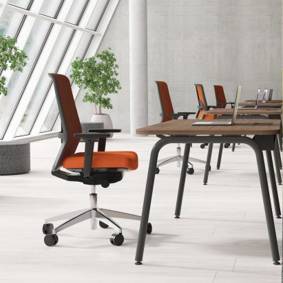 Round desk system by Narbutas