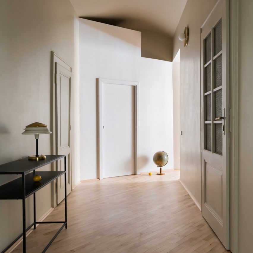Stepped Volume Apartment