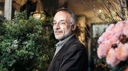A portrait of Stefano Mancuso who is a plant scientist and Professor at the University of Florence