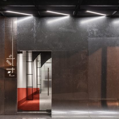 Gallery Crossroad by Ris Interior Design