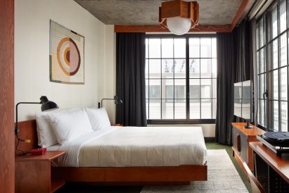 Guest room in Brooklyn hotel