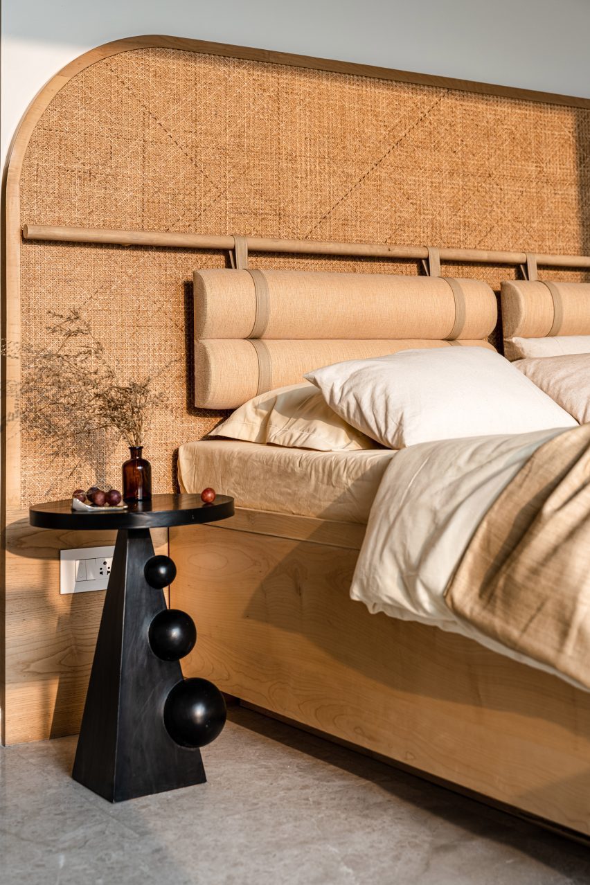 Mumbai apartment by The Act of Quad