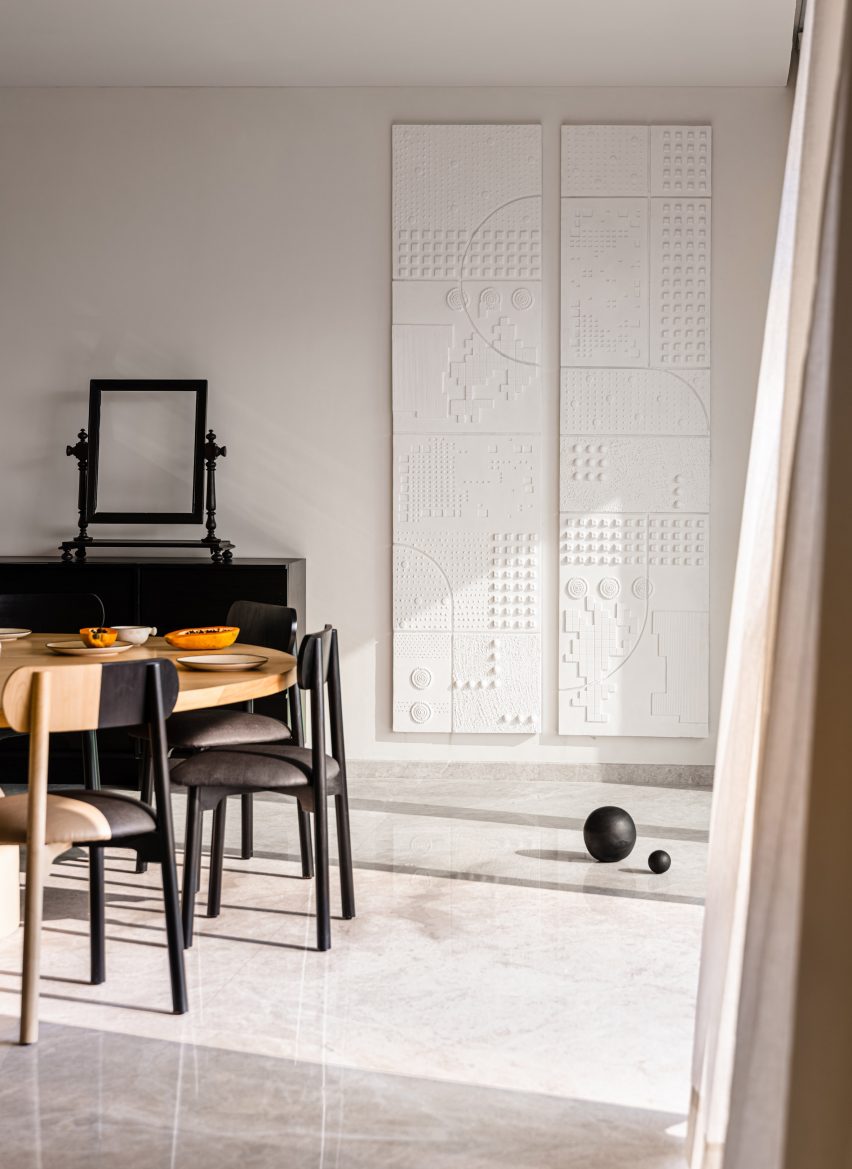 Mumbai apartment by The Act of Quad