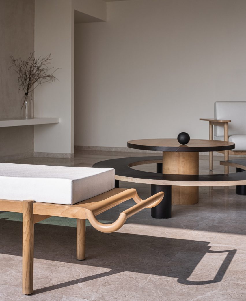 Mumbai apartment by The Act of Quad