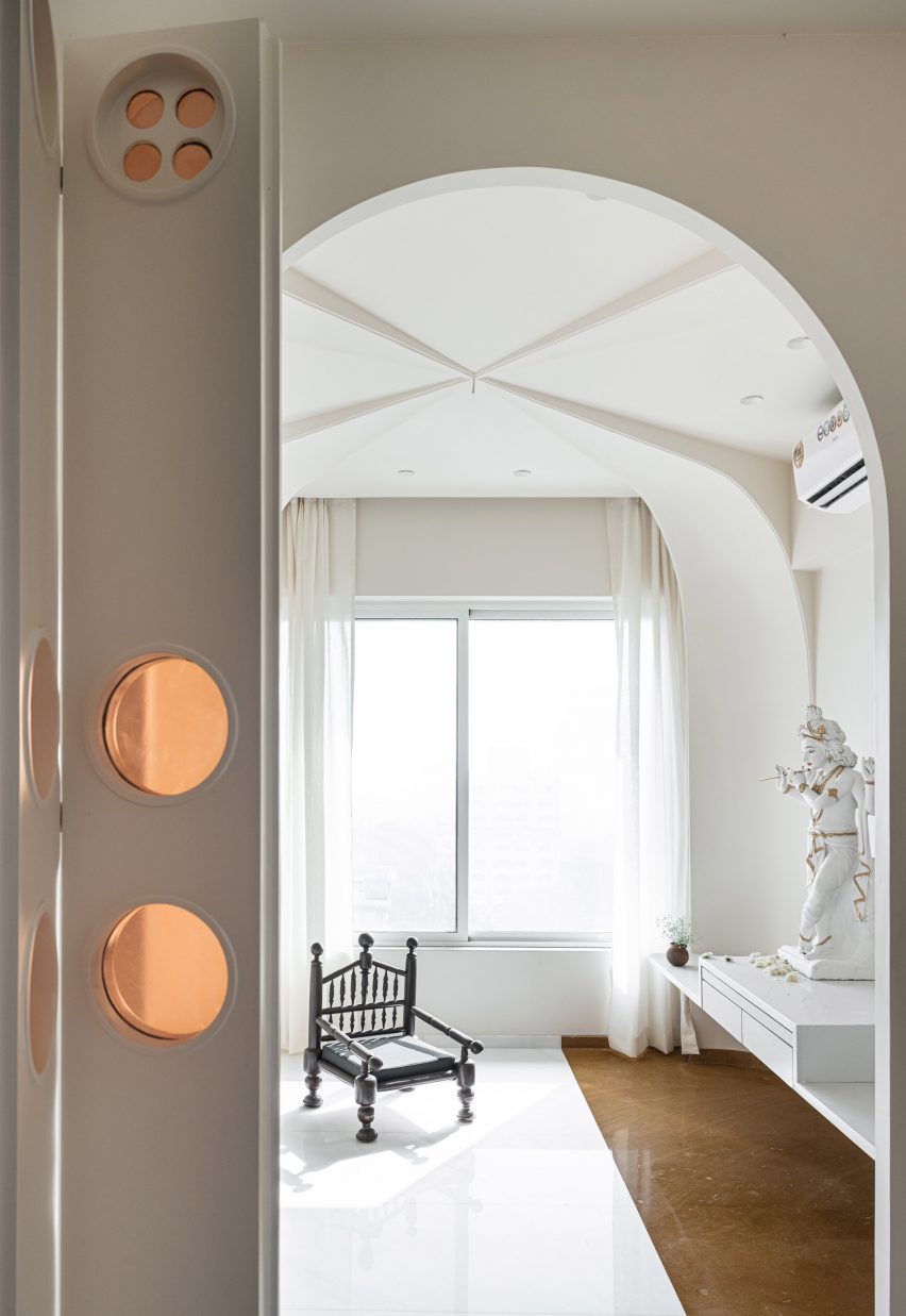 Mumbai apartment by The Act of Quad