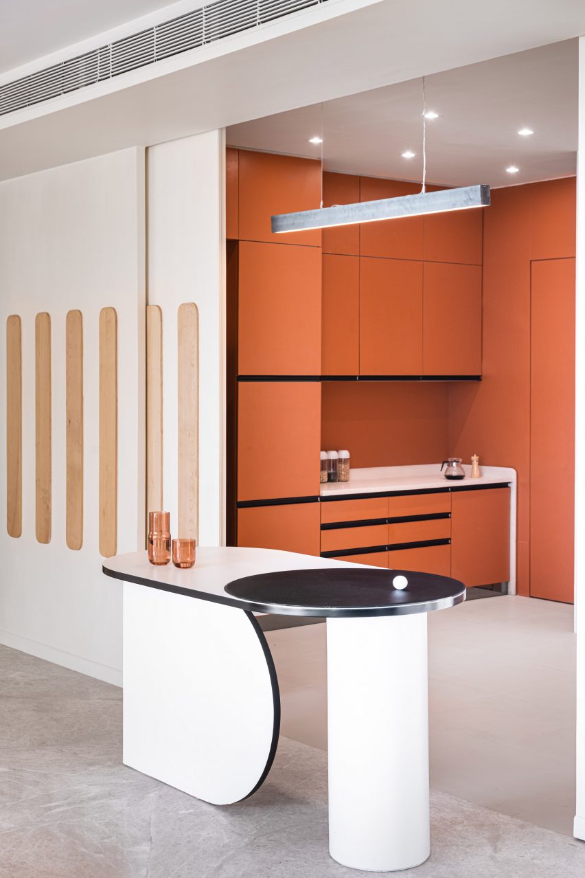 Mumbai apartment by The Act of Quad