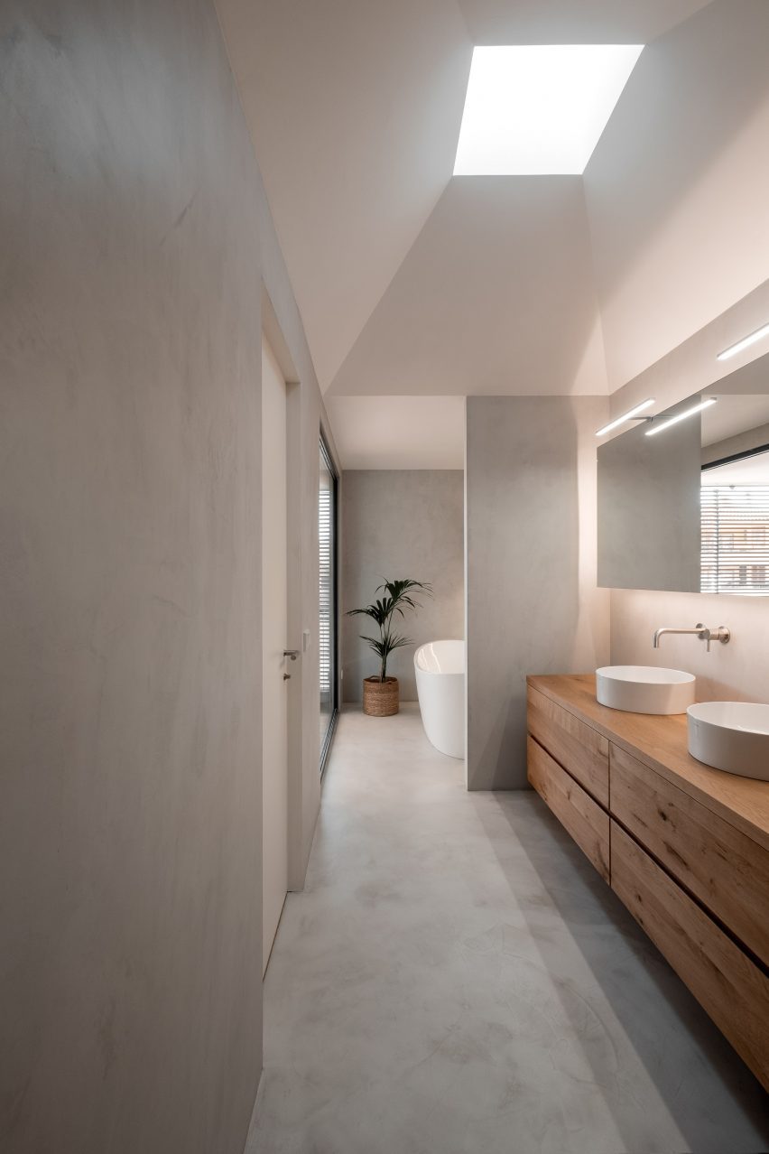 the bathroom of alaro house