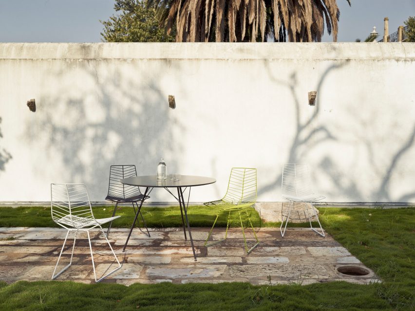 Leaf tables and chairs by Arper
