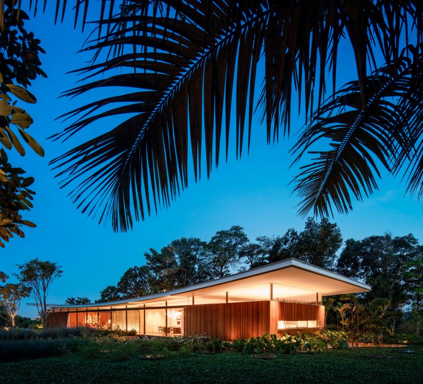 Asa House Bernardes Arquitetura dusk
