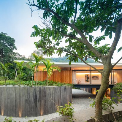 Asa House by Berardes Arquitetura