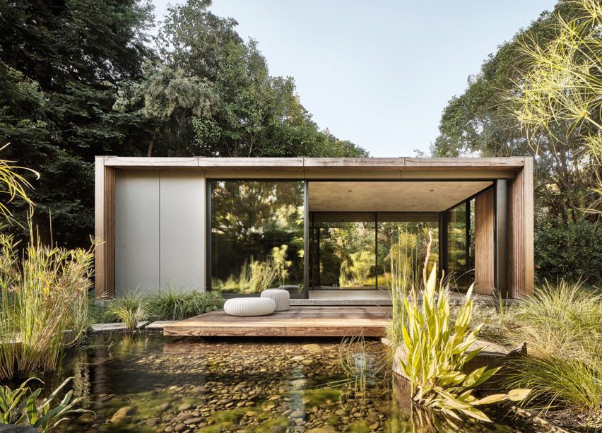 Pavilions by Feldman Architecture surrounded by greenery