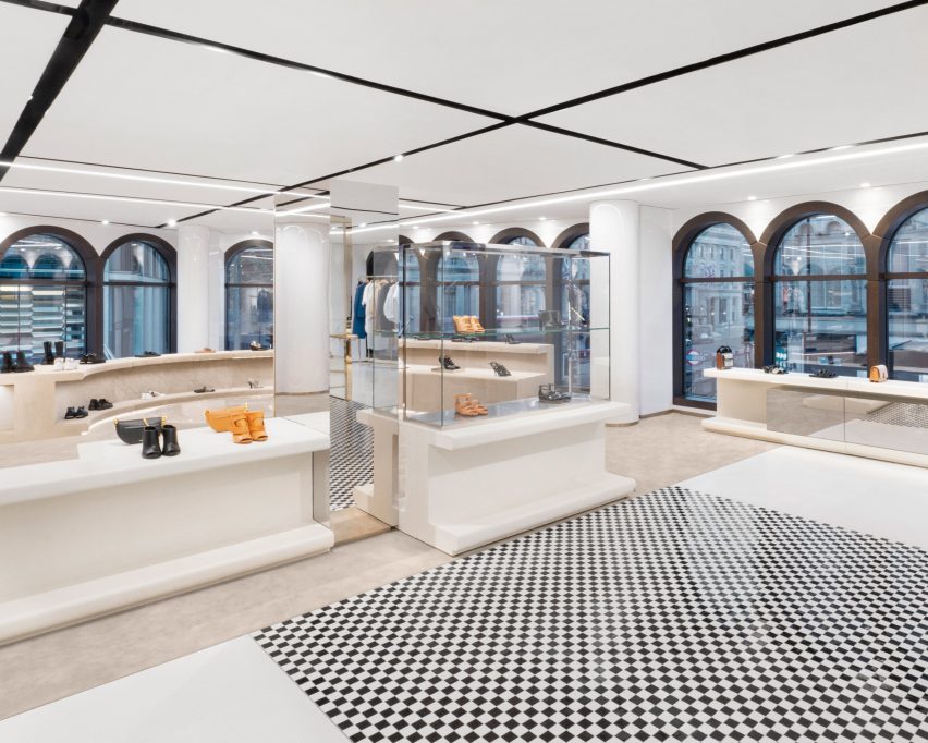 Burberry London flagship No.1 Sloane Street by Vincenzo De Cotiis